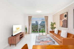 Lux BnB I Una Tower I Lakes View